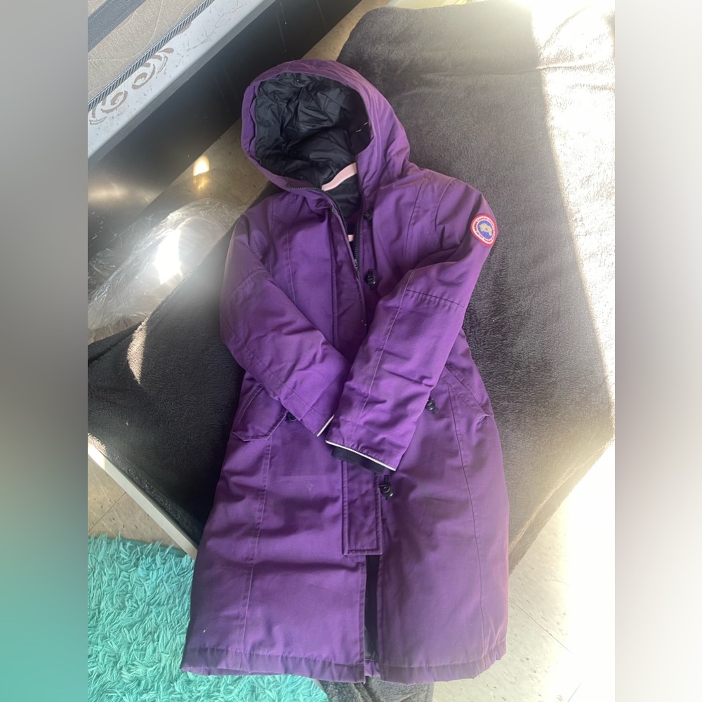 Girls Canada goose